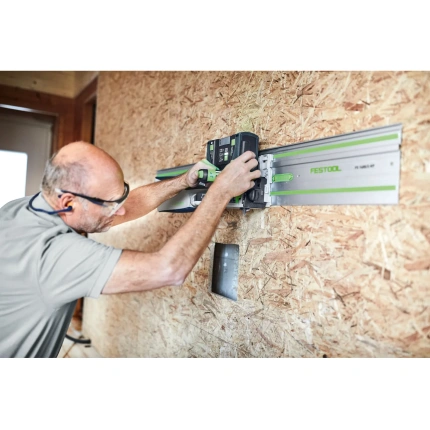 Festool FS 1400/2-KP — направляющая шина для точного реза на вертикальных поверхностях